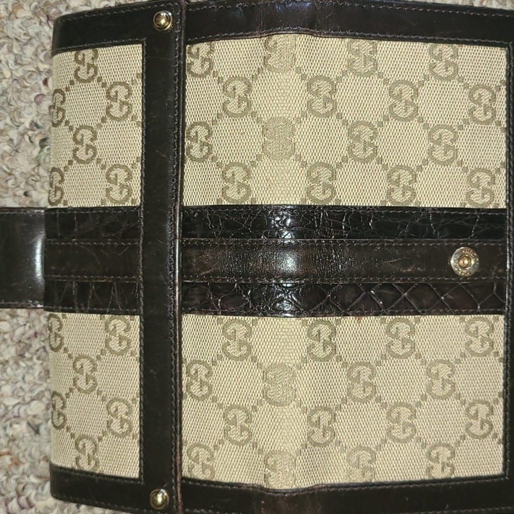 Gucci canvas wallet